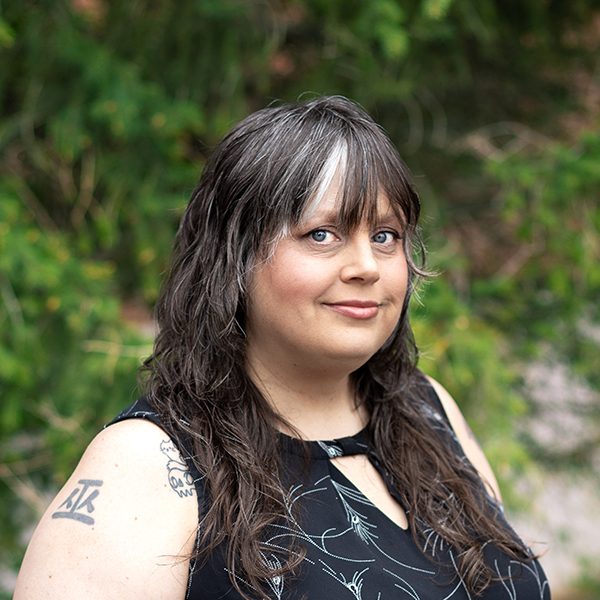 Chana Holt